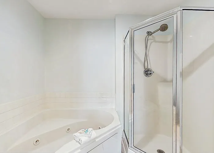 Gulf-front 12th-floor W Great View Balcony Ac & Shared Pools & Hot Tubs Holiday home Gulf Shores